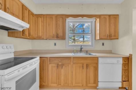 307 Santa Fe Trail Hopatcong NJ 07843