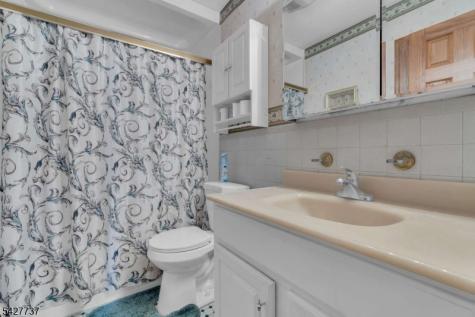 307 Santa Fe Trail Hopatcong NJ 07843