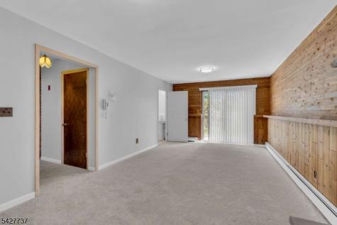 307 Santa Fe Trail Hopatcong NJ 07843
