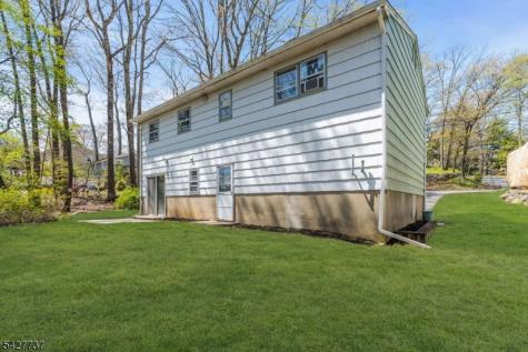 307 Santa Fe Trail Hopatcong NJ 07843