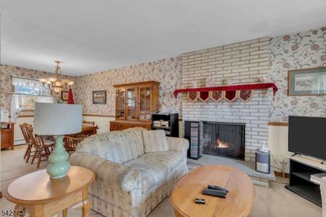 307 Santa Fe Trail Hopatcong NJ 07843