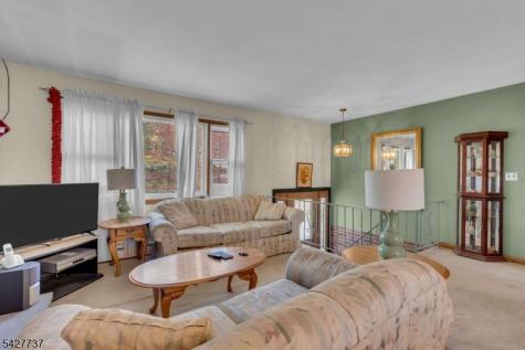 307 Santa Fe Trail Hopatcong NJ 07843