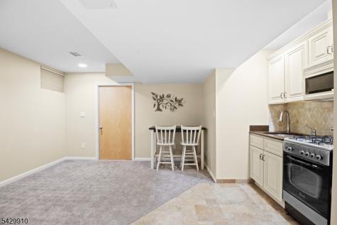 7 Bridget Way Byram NJ 07871