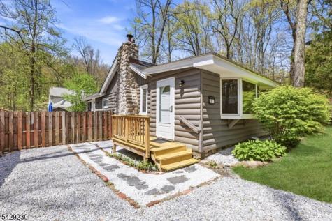 5 Sanoset Road Vernon NJ 07422