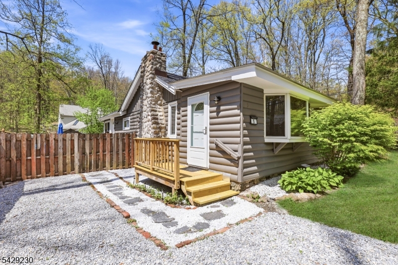 5 Sanoset Road Vernon NJ 07422