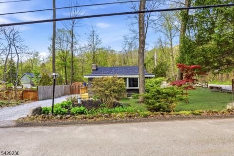 5 Sanoset Road Vernon NJ 07422