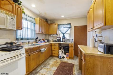 37 Newfield Street East Orange NJ 07017