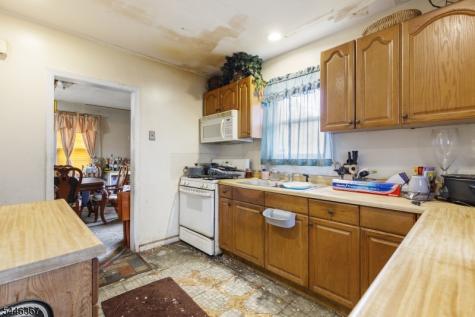 37 Newfield Street East Orange NJ 07017
