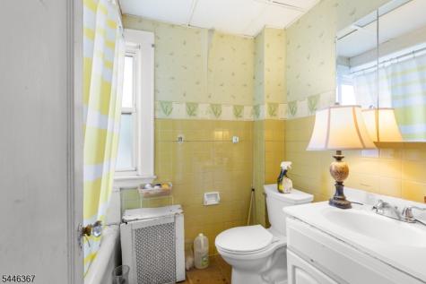 37 Newfield Street East Orange NJ 07017
