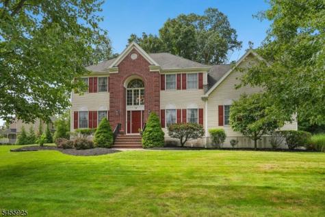 17 Burniston Court Hillsborough NJ 08844