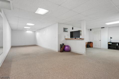 17 Burniston Court Hillsborough NJ 08844
