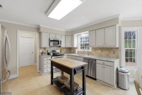 10 Acorn Drive Washington NJ 07853