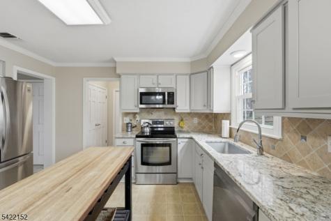 10 Acorn Drive Washington NJ 07853