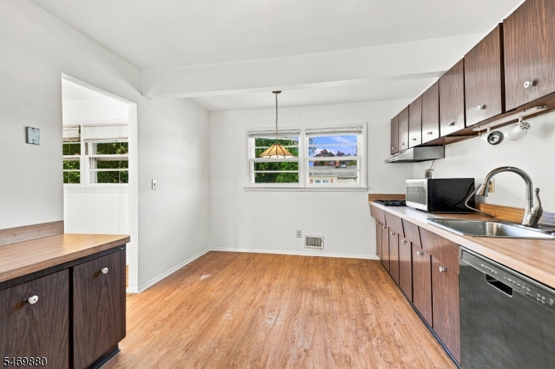 75 Tammy Place Woodbridge NJ 08830