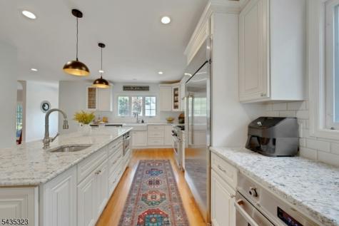 9 Parkway Montclair NJ 07042
