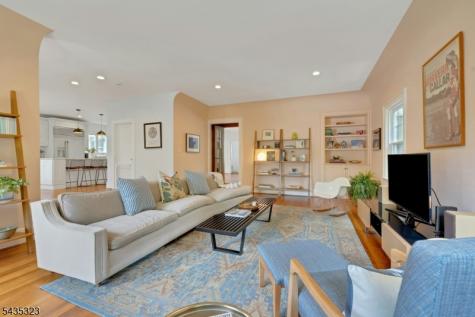 9 Parkway Montclair NJ 07042