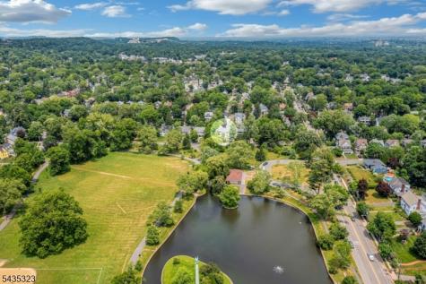 9 Parkway Montclair NJ 07042