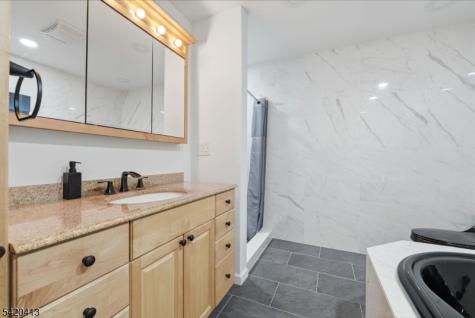 13 Central Avenue Readington NJ 08889