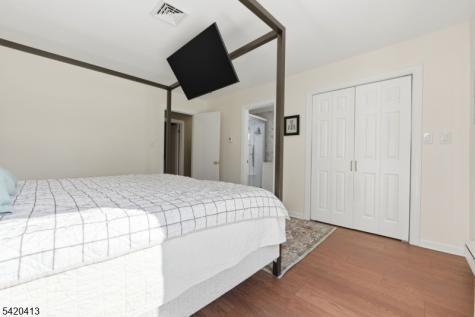 13 Central Avenue Readington NJ 08889
