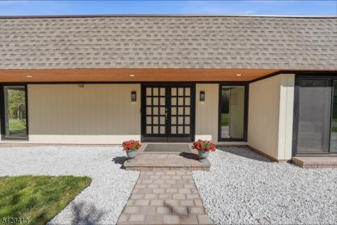 13 Central Avenue Readington NJ 08889