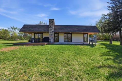 13 Central Avenue Readington NJ 08889