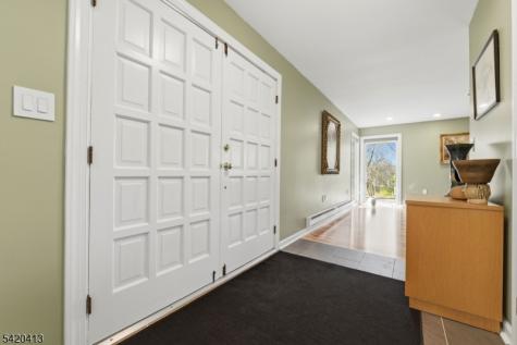 13 Central Avenue Readington NJ 08889