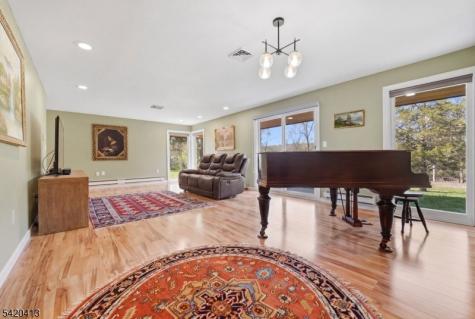 13 Central Avenue Readington NJ 08889