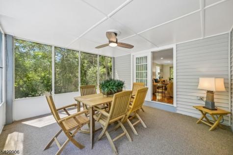 6 Windsor Court Clinton NJ 08801