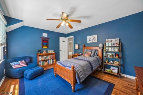 6 Windsor Court Clinton NJ 08801
