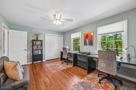 6 Windsor Court Clinton NJ 08801