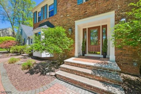 6 Windsor Court Clinton NJ 08801