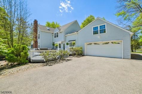 6 Windsor Court Clinton NJ 08801
