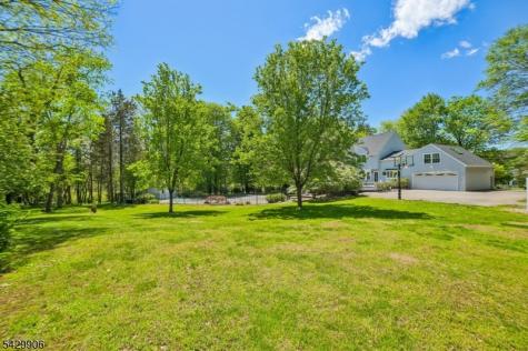6 Windsor Court Clinton NJ 08801
