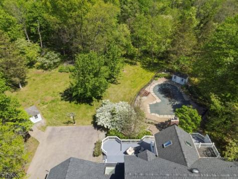 6 Windsor Court Clinton NJ 08801