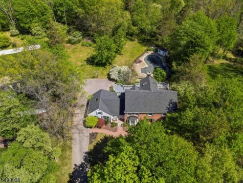 6 Windsor Court Clinton NJ 08801