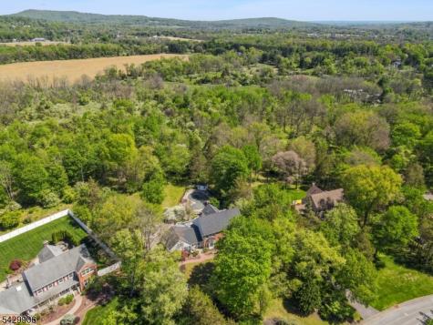 6 Windsor Court Clinton NJ 08801