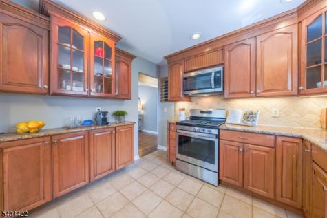524 Farley Avenue Scotch Plains NJ 07076