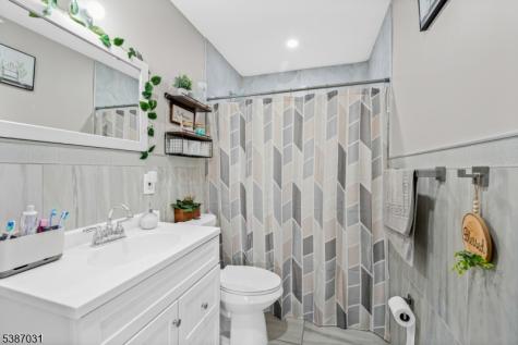 375 Amherst Street East Orange NJ 07018