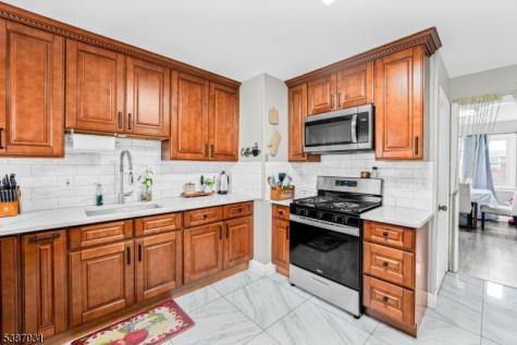 375 Amherst Street East Orange NJ 07018