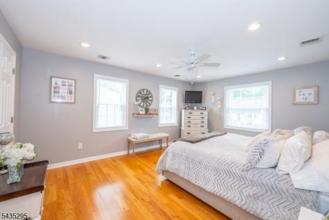 136 Redwood Avenue Wayne NJ 07470