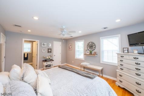 136 Redwood Avenue Wayne NJ 07470