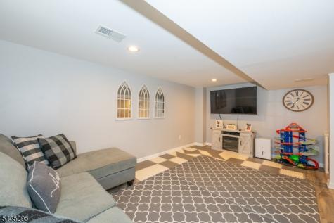 136 Redwood Avenue Wayne NJ 07470