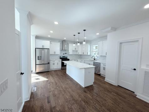 28 Mckinley Woodbridge NJ 08830