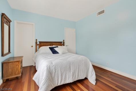 25 Cresthill Avenue Clifton NJ 07012