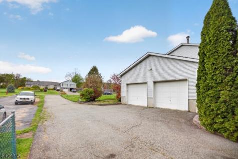20 Willow Grove Court Ogdensburg NJ 07439