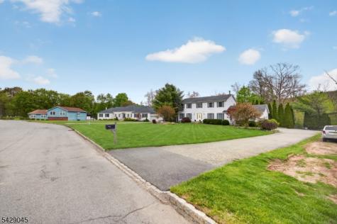 20 Willow Grove Court Ogdensburg NJ 07439