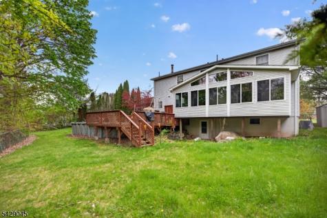 20 Willow Grove Court Ogdensburg NJ 07439