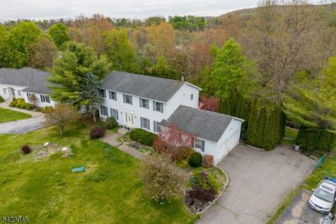 20 Willow Grove Court Ogdensburg NJ 07439
