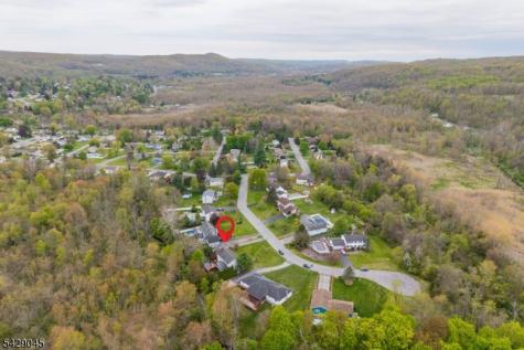 20 Willow Grove Court Ogdensburg NJ 07439