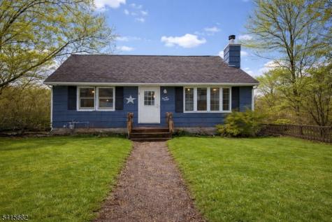 27 Condict Road Roxbury NJ 07850